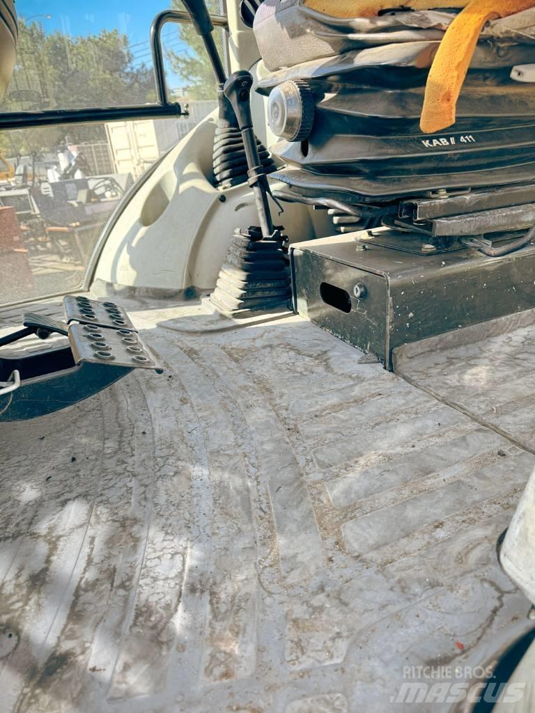 Komatsu WB 140-2N Grävlastare