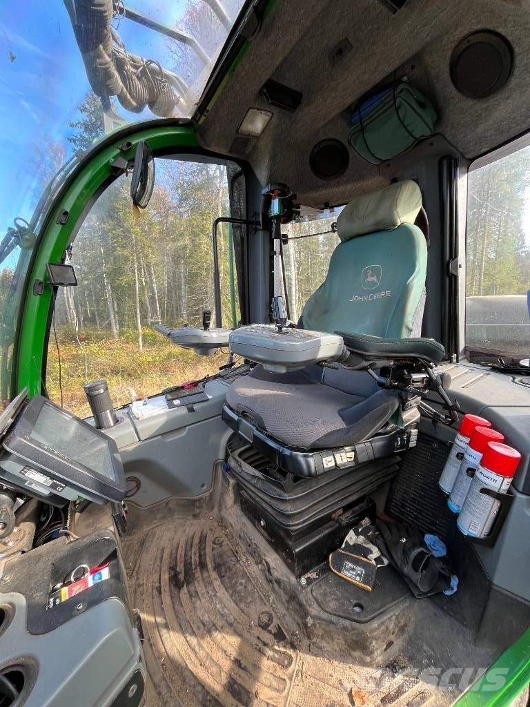 John Deere 1270G 8W Skördare