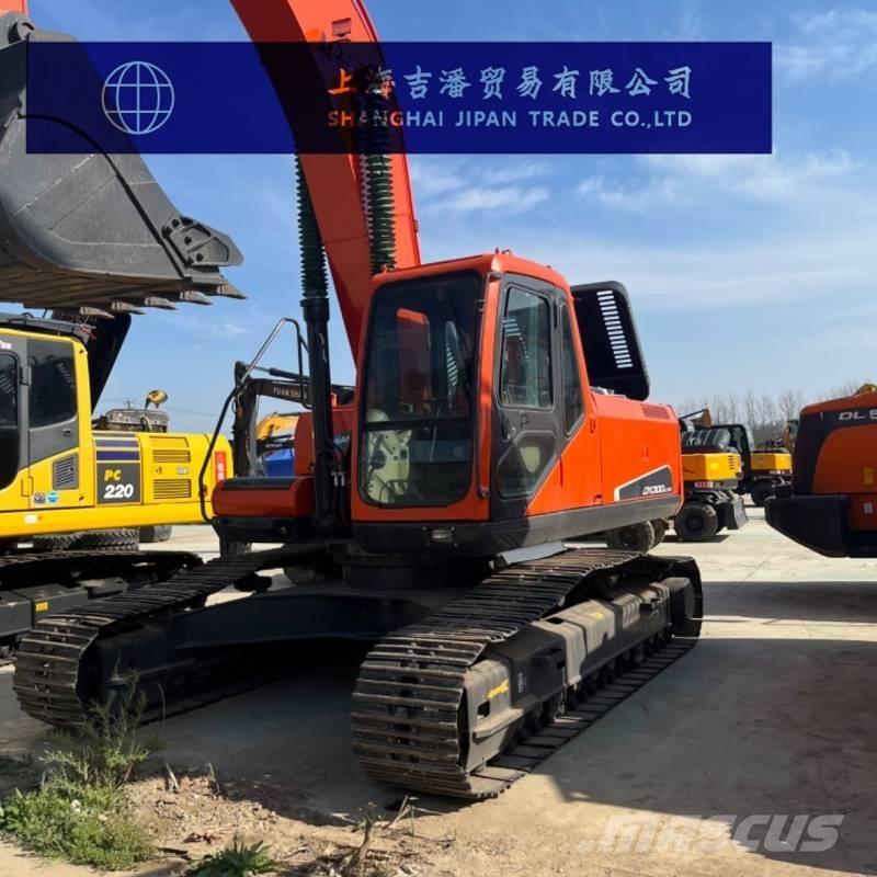 Doosan DX 300 Bandgrävare