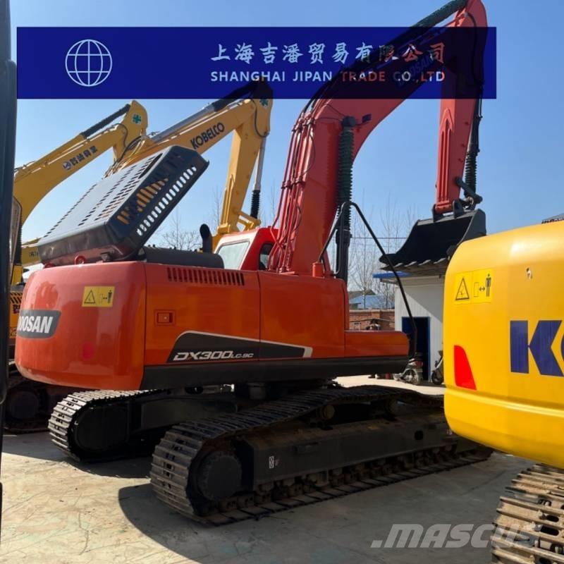 Doosan DX 300 Bandgrävare