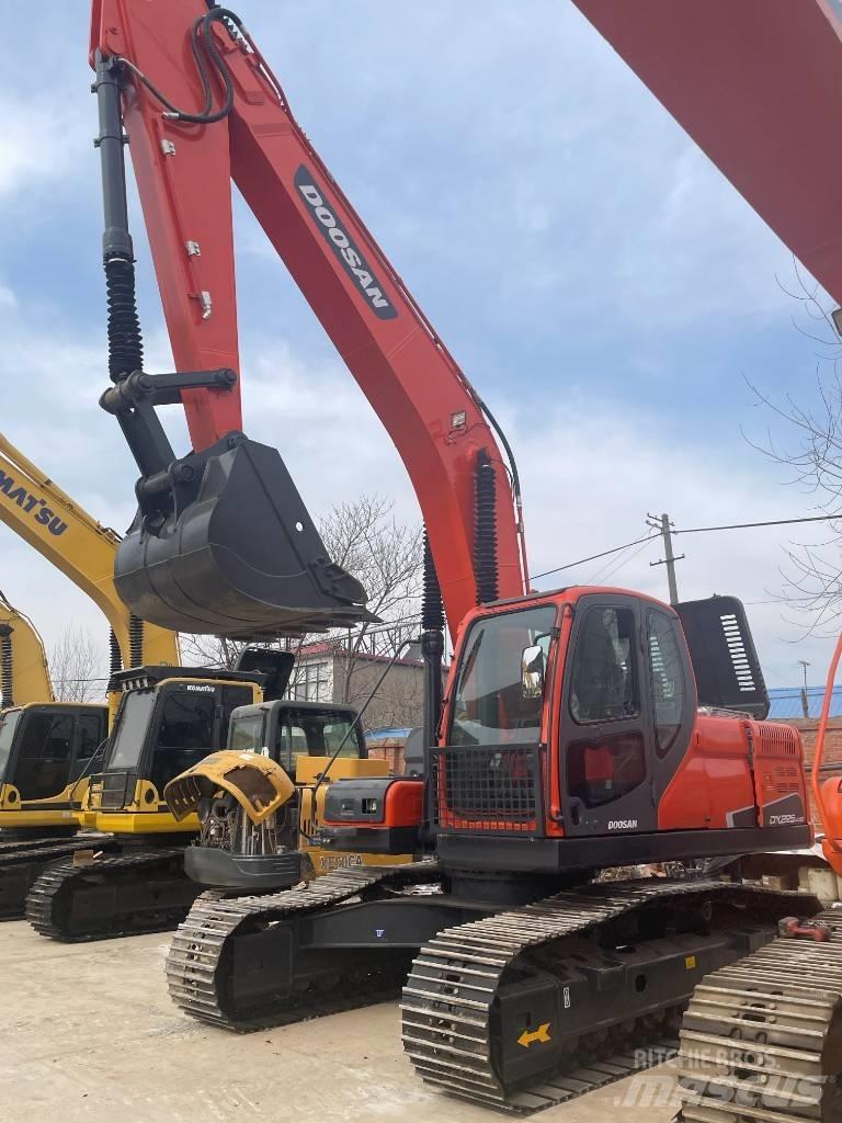 Doosan DX225lc-9 Bandgrävare