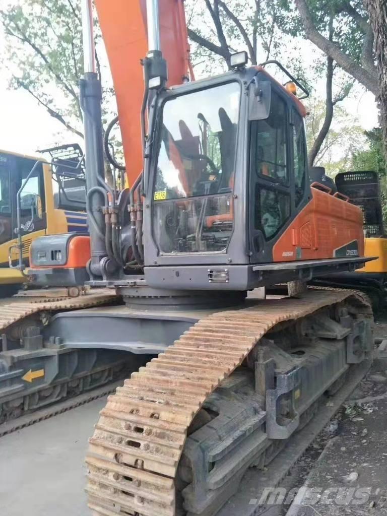 Doosan DX 530 LC-5 Bandgrävare