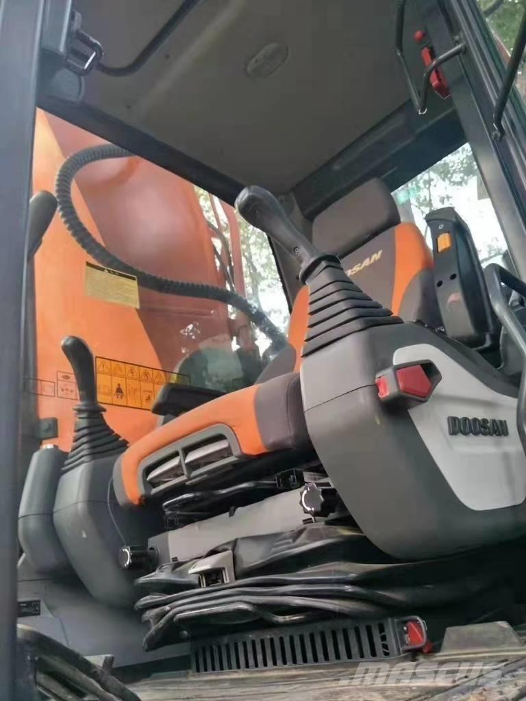 Doosan DX 530 LC-5 Bandgrävare