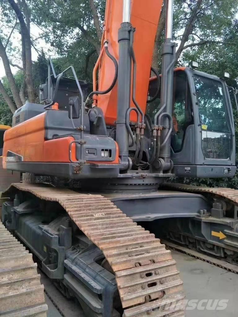 Doosan DX 530 LC-5 Bandgrävare