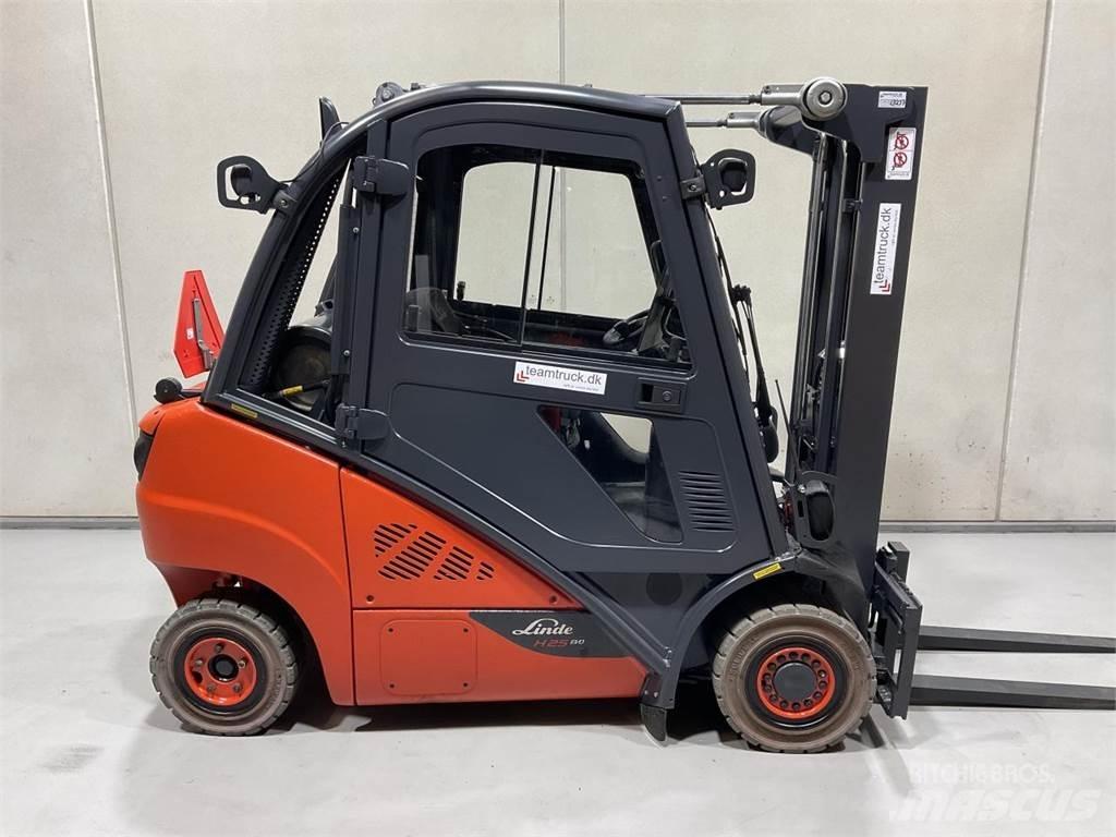 Linde H25T-02 Gasolmotviktstruckar