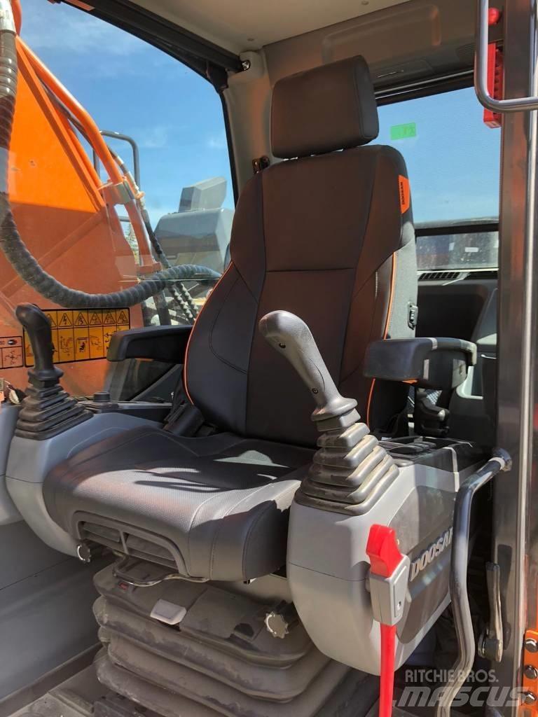 Doosan DX 300 LC-7 Bandgrävare