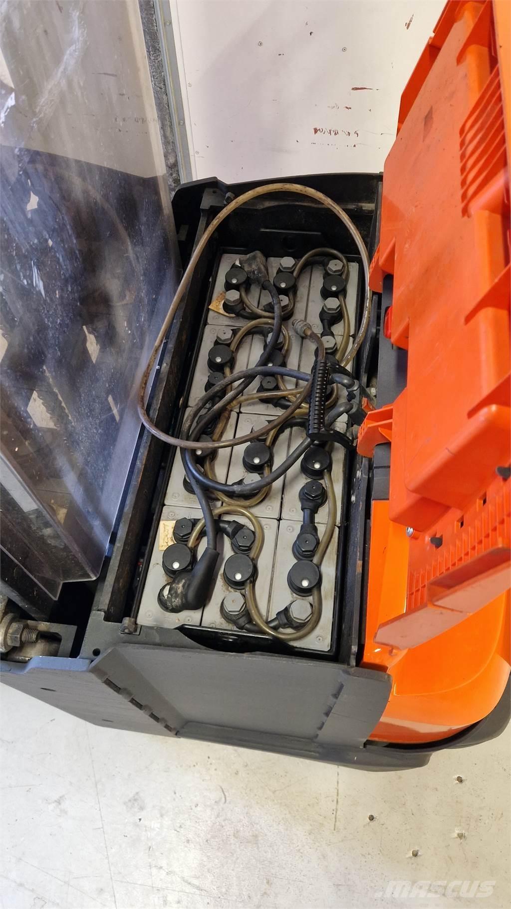 Toyota SWE140L Staplare-led