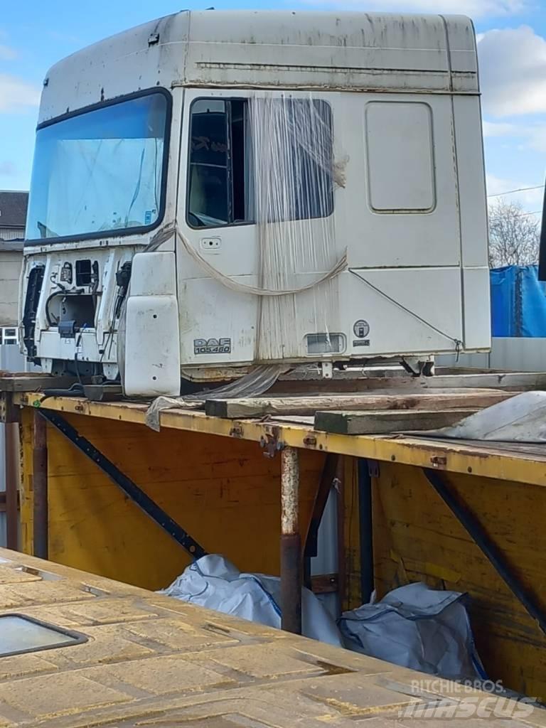 DAF XF105.460 Hytter och interiör
