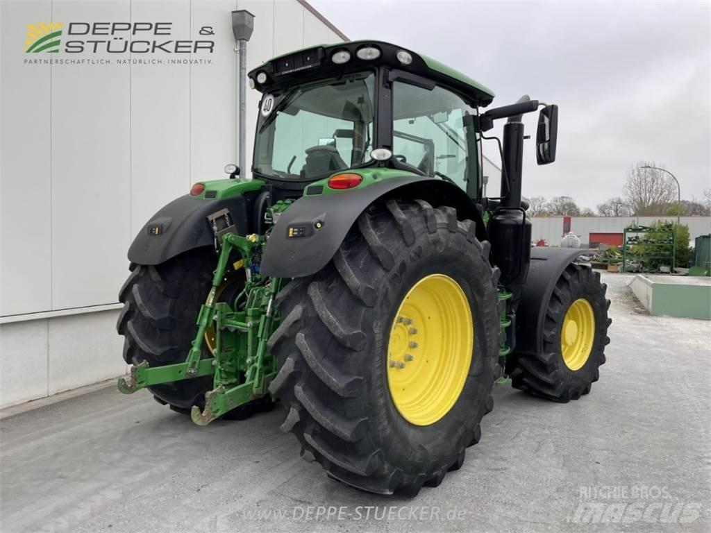 John Deere 6215R Traktorer