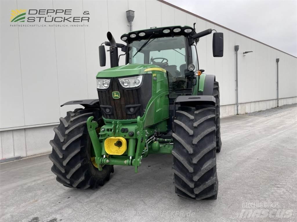 John Deere 6215R Traktorer