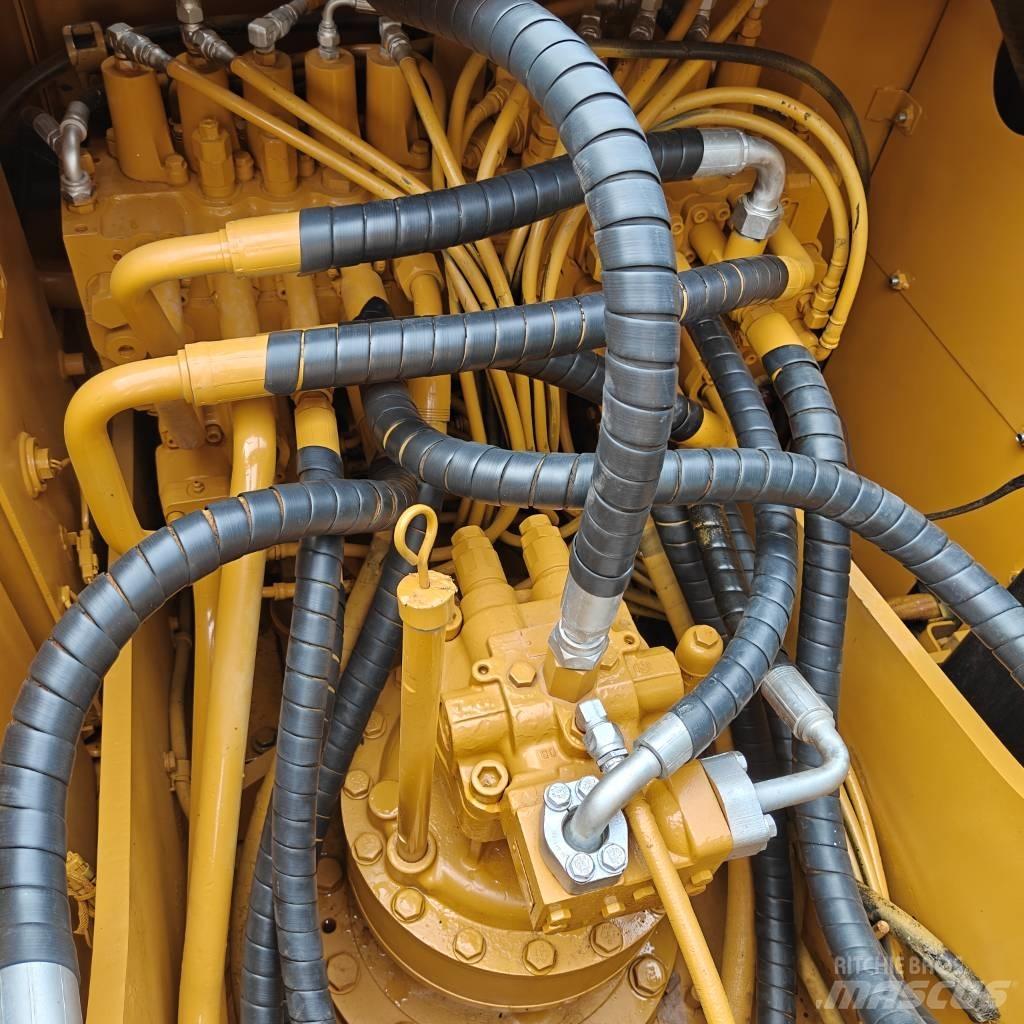CAT 320D2 Bandgrävare