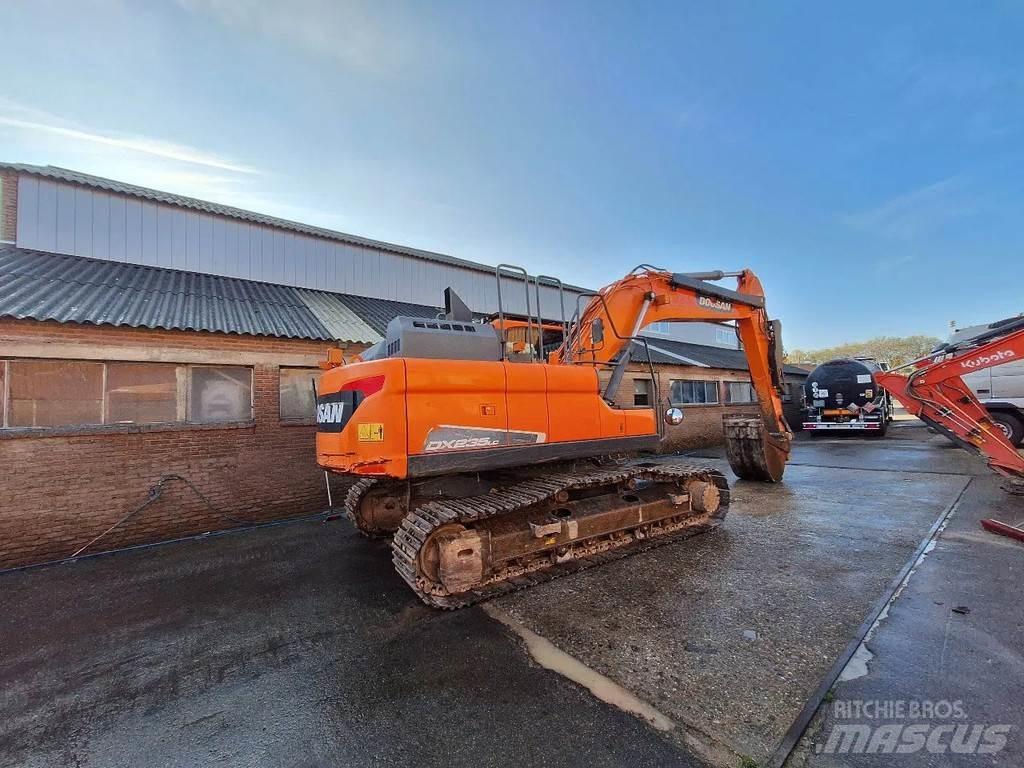 Doosan DX235lc Bandgrävare