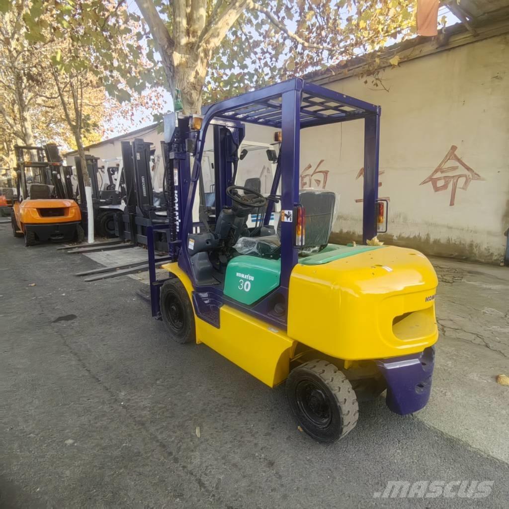  小松叉车 3t Dieselmotviktstruckar