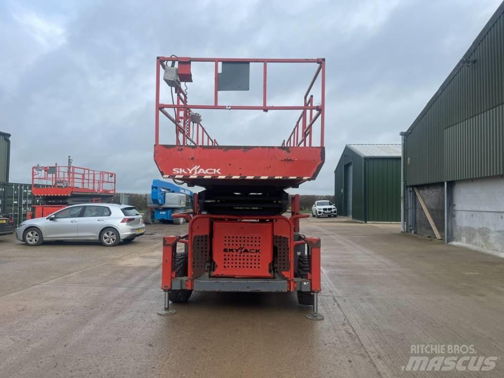 SkyJack SJ 9250 RT Saxliftar