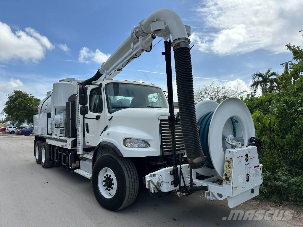 Freightliner M2 Slamsugningsbil
