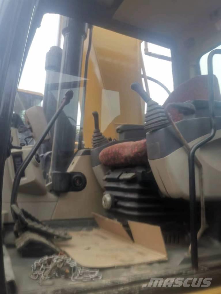 CAT 325 D Bandgrävare