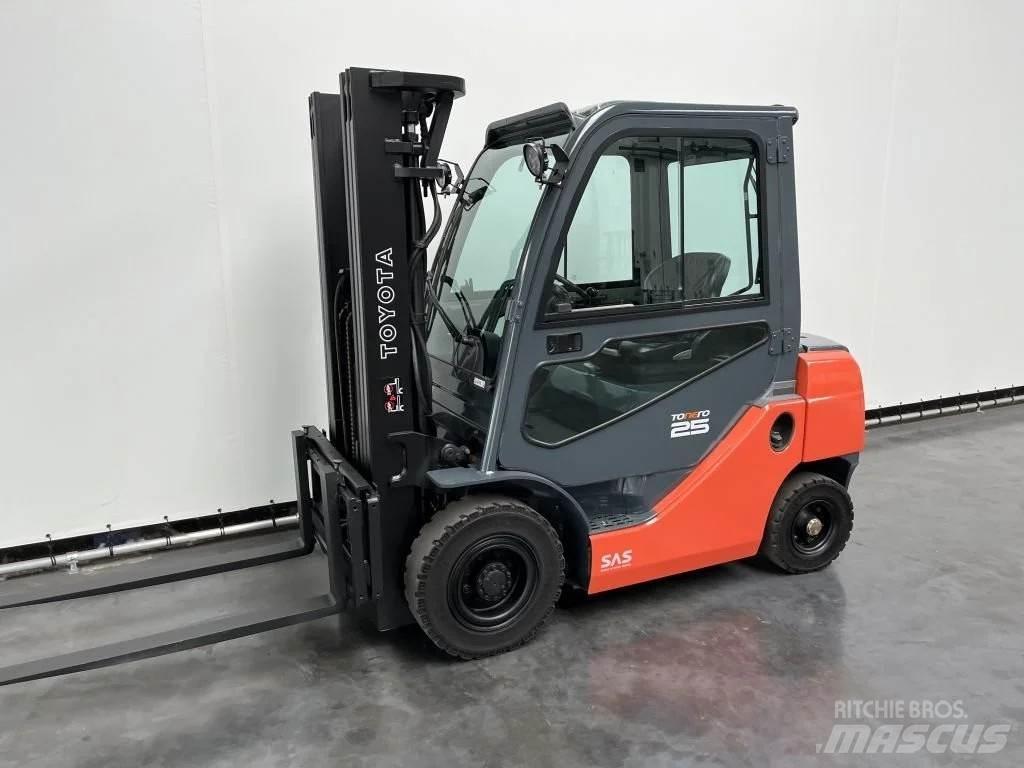Toyota 02-8 FDF 25 Dieselmotviktstruckar