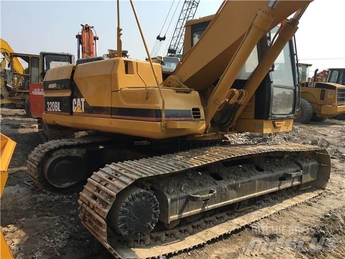 CAT 320 B L Bandgrävare