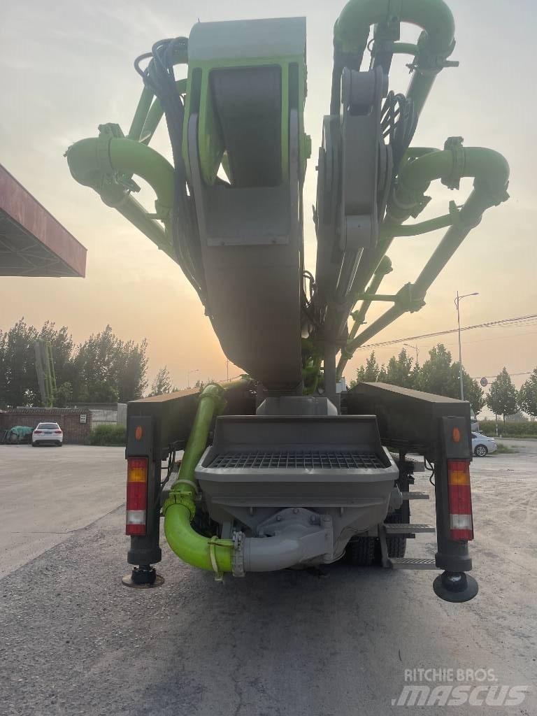  Zoomlion中联重科 52X-6RZ Lastbilar med betongpump