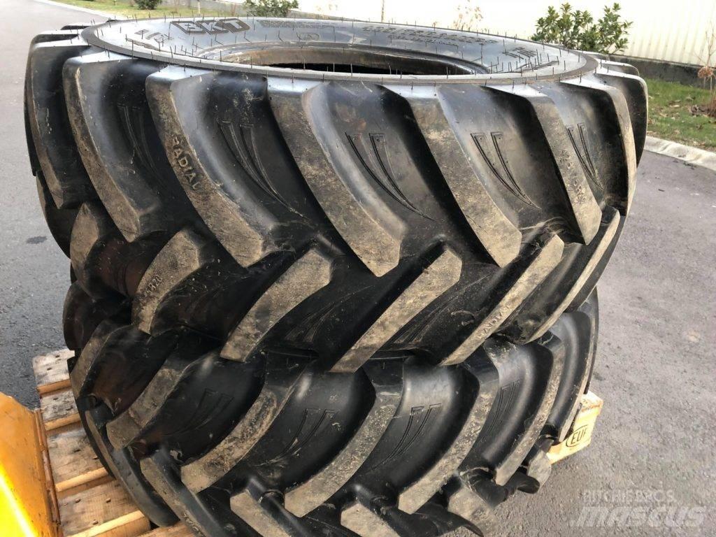 BKT 425/75R20 Däck, hjul och fälgar