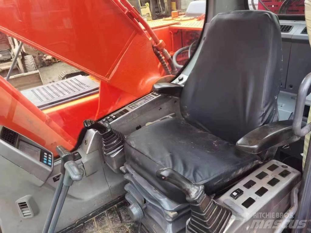 Doosan DX225LC Bandgrävare