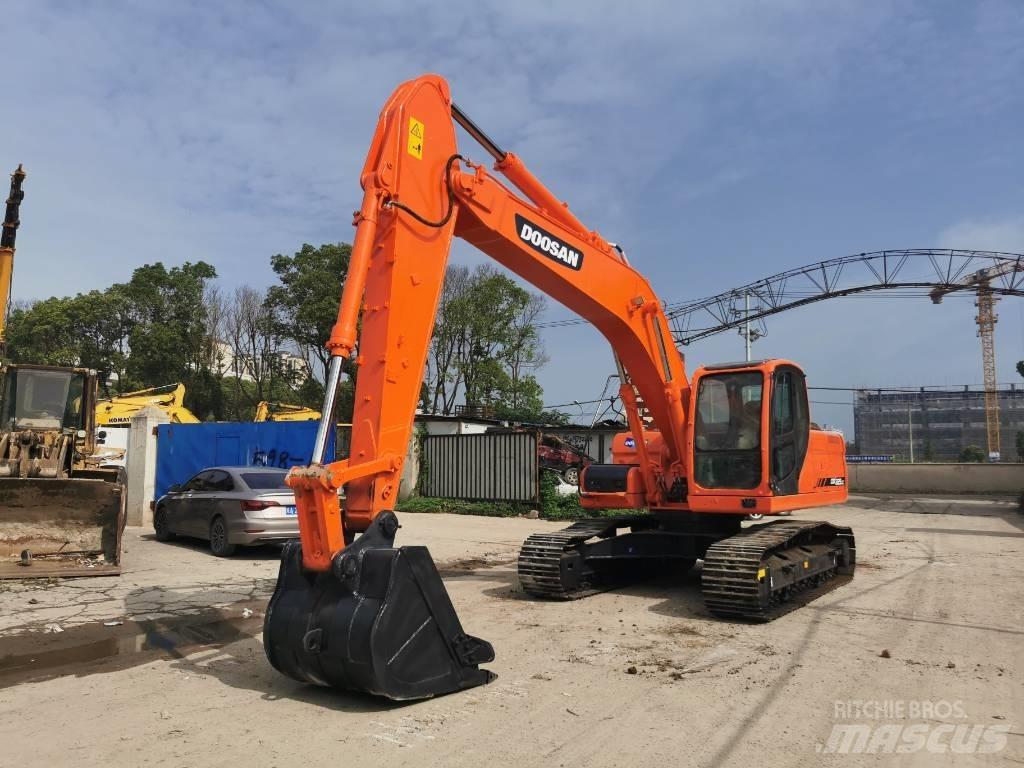 Doosan DX225LC Bandgrävare