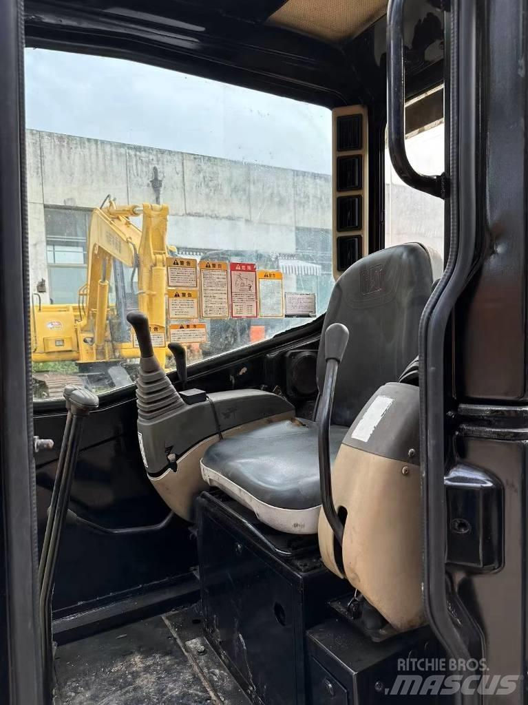 CAT 303 CR Minigrävare < 7t