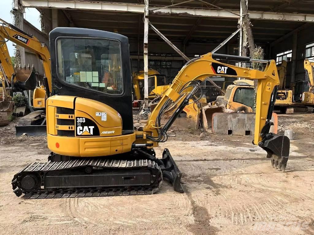 CAT 303 CR Minigrävare < 7t
