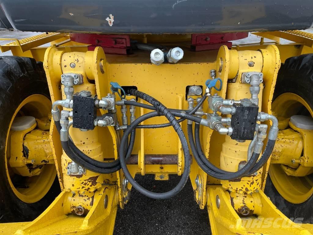 Komatsu PW 98 MR-8 Hjulgrävare