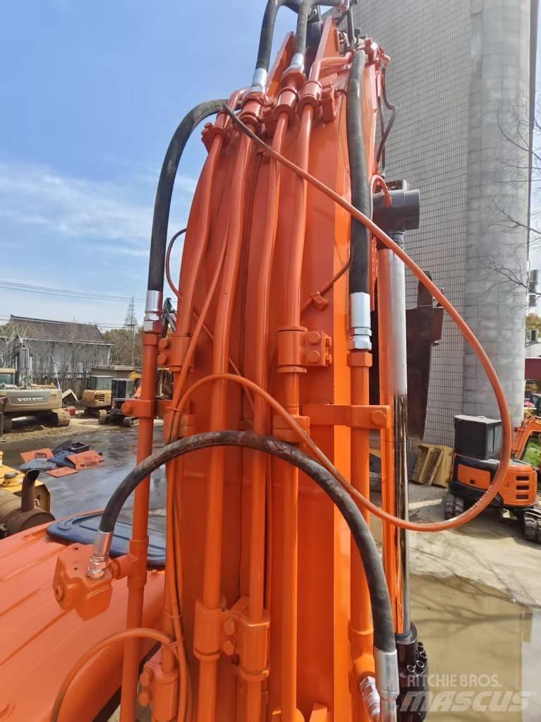 Doosan DX 225 LC Bandgrävare