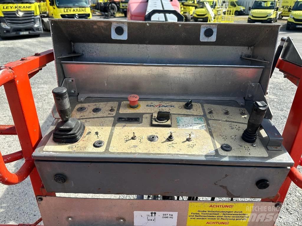 SkyJack SJ66T Bomliftar