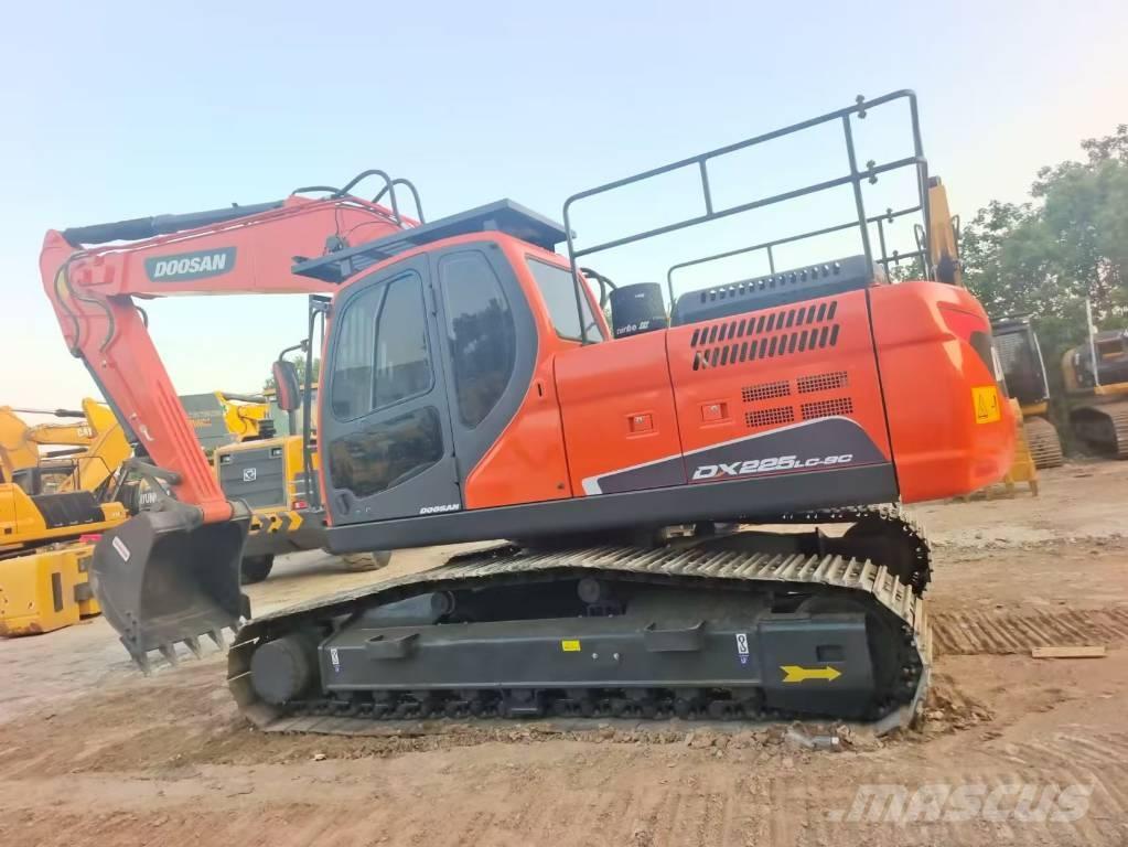 Doosan DX 225 LC Bandgrävare