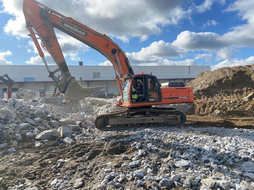 Doosan DX420LC Bandgrävare