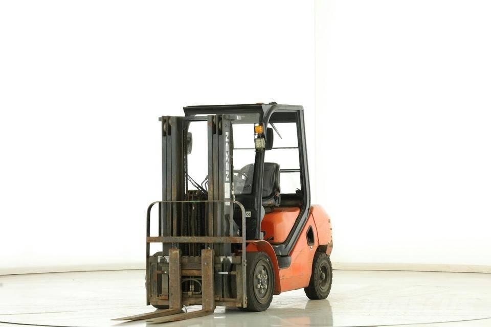 Nexen FDE-30 Dieselmotviktstruckar