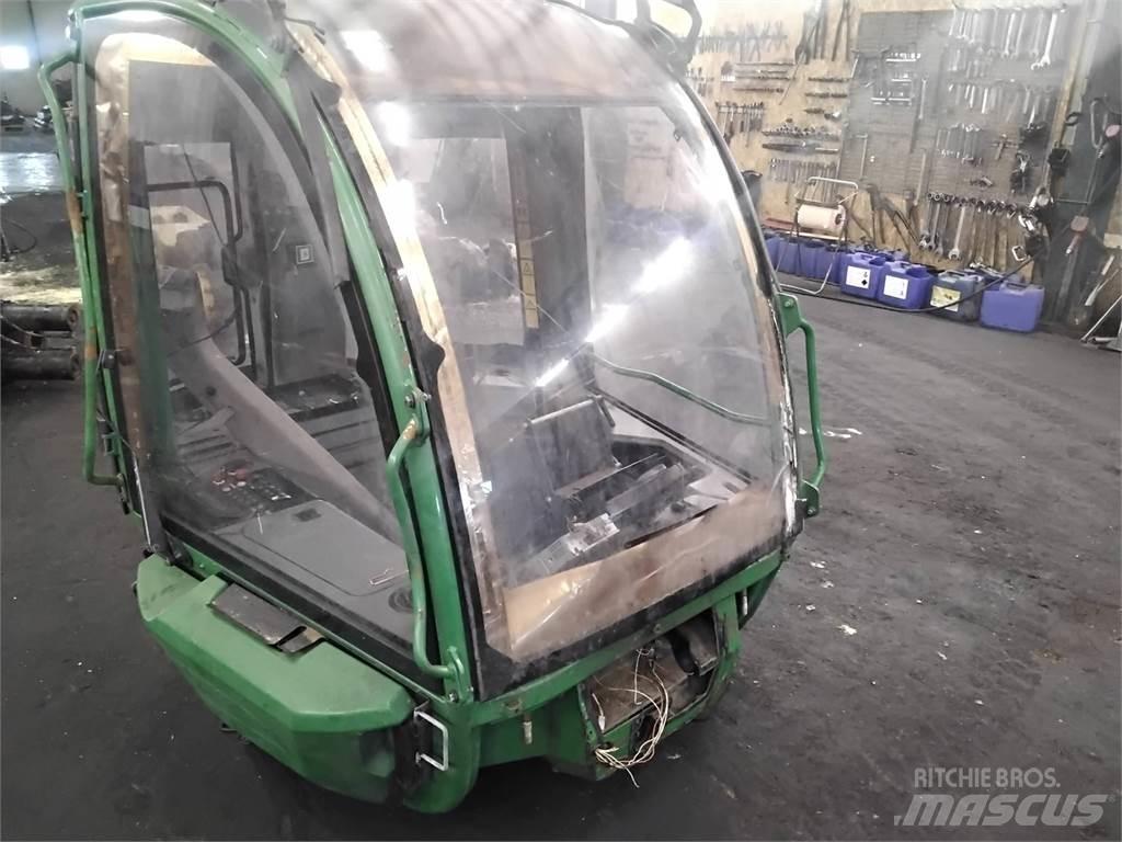 John Deere 1270E Hytter och interiör