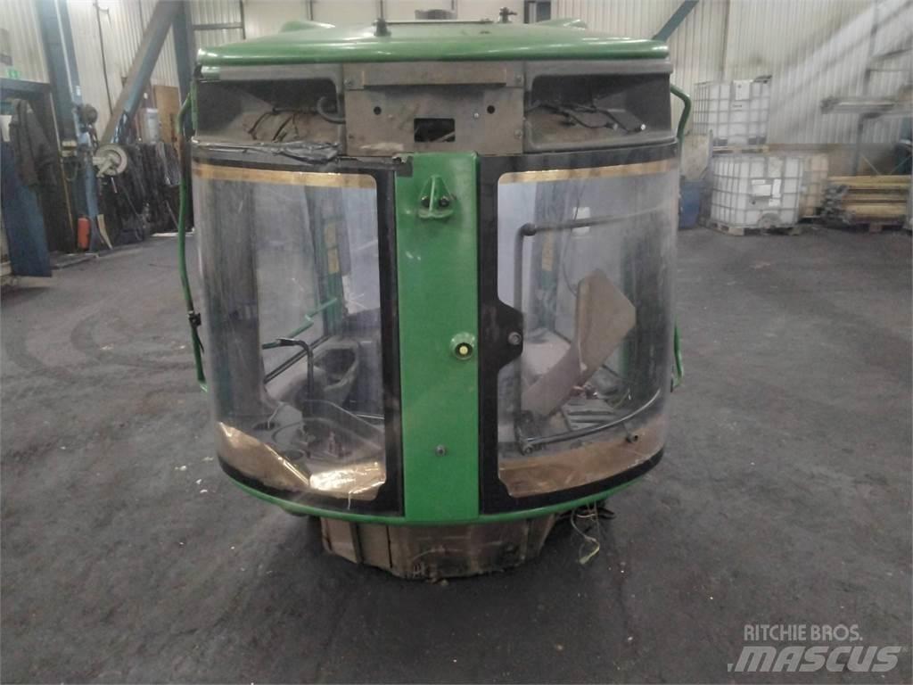 John Deere 1270E Hytter och interiör