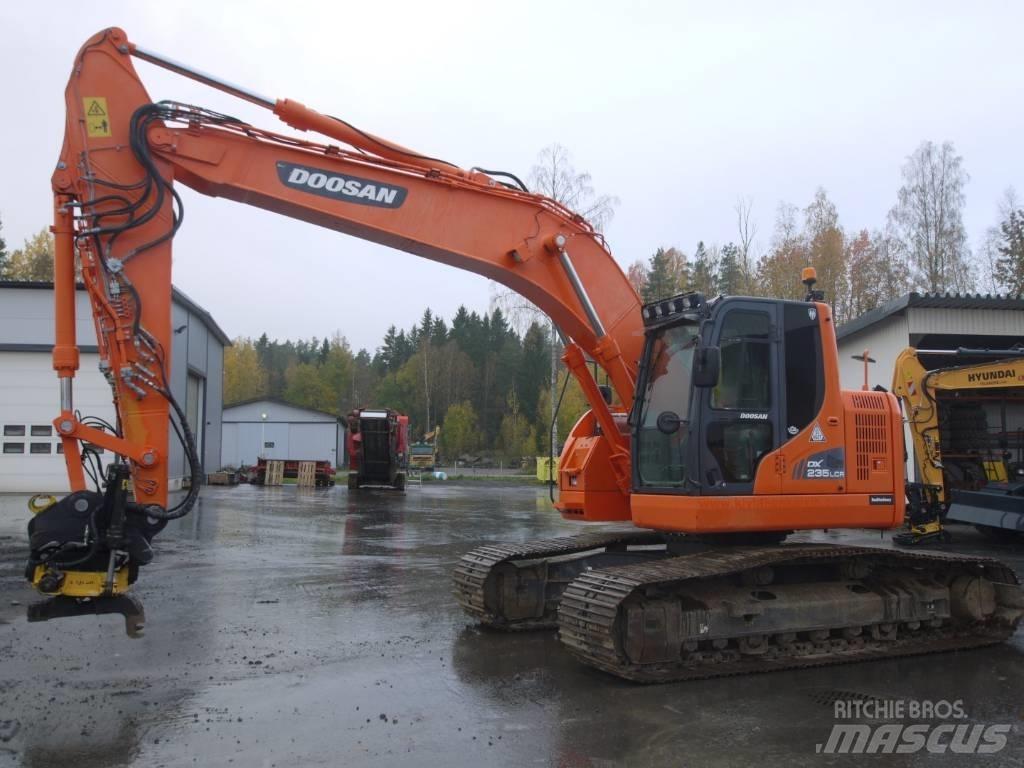 Doosan DX 235 LCR Bandgrävare