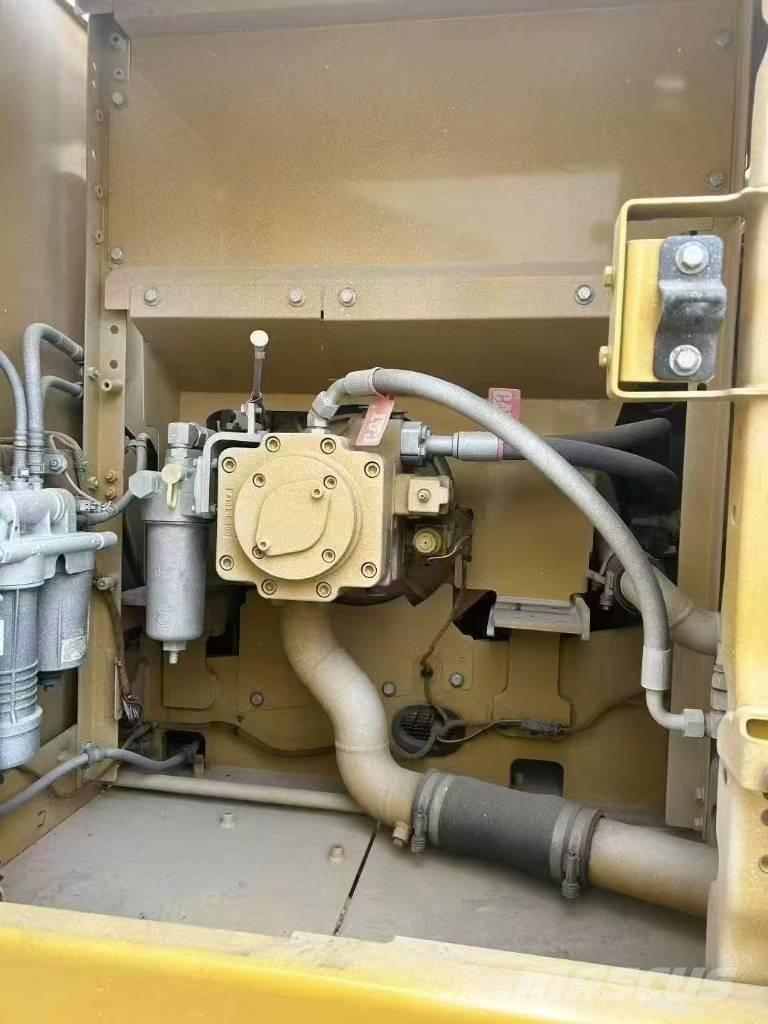 CAT 323 Bandgrävare