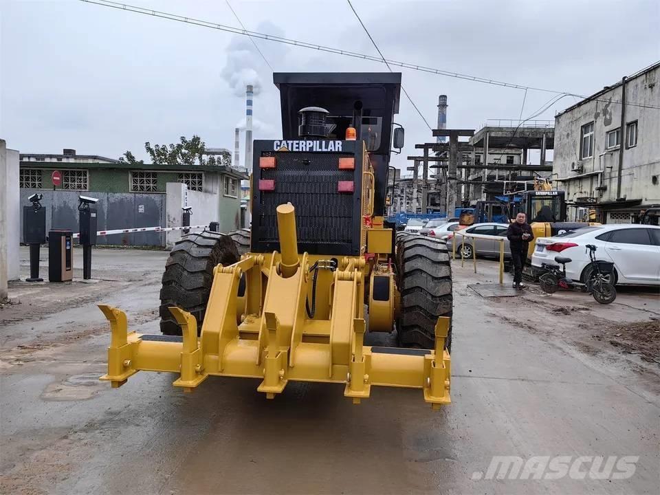 CAT 140H Väghyvlar