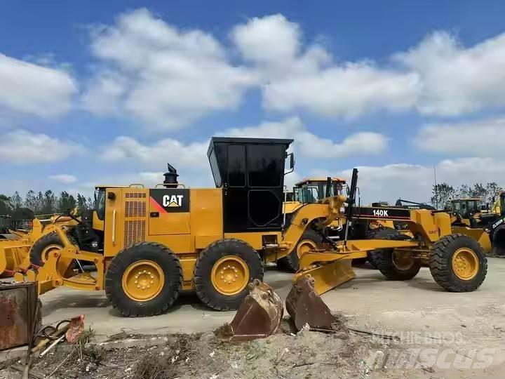 CAT 140 K Väghyvlar