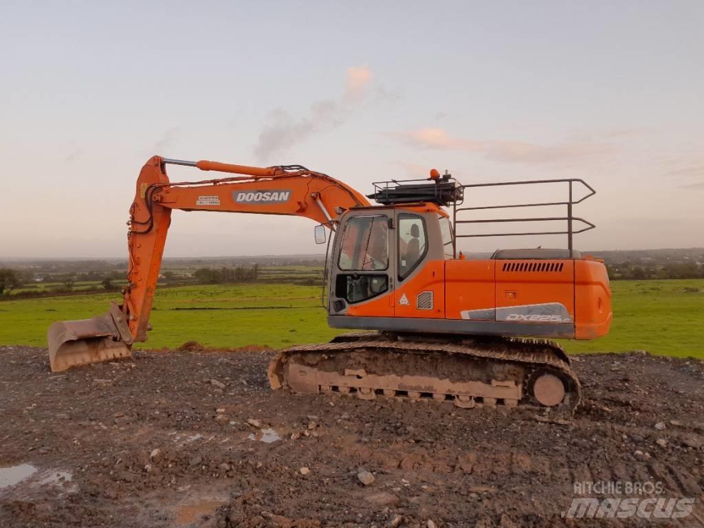 Doosan DX 225 Bandgrävare