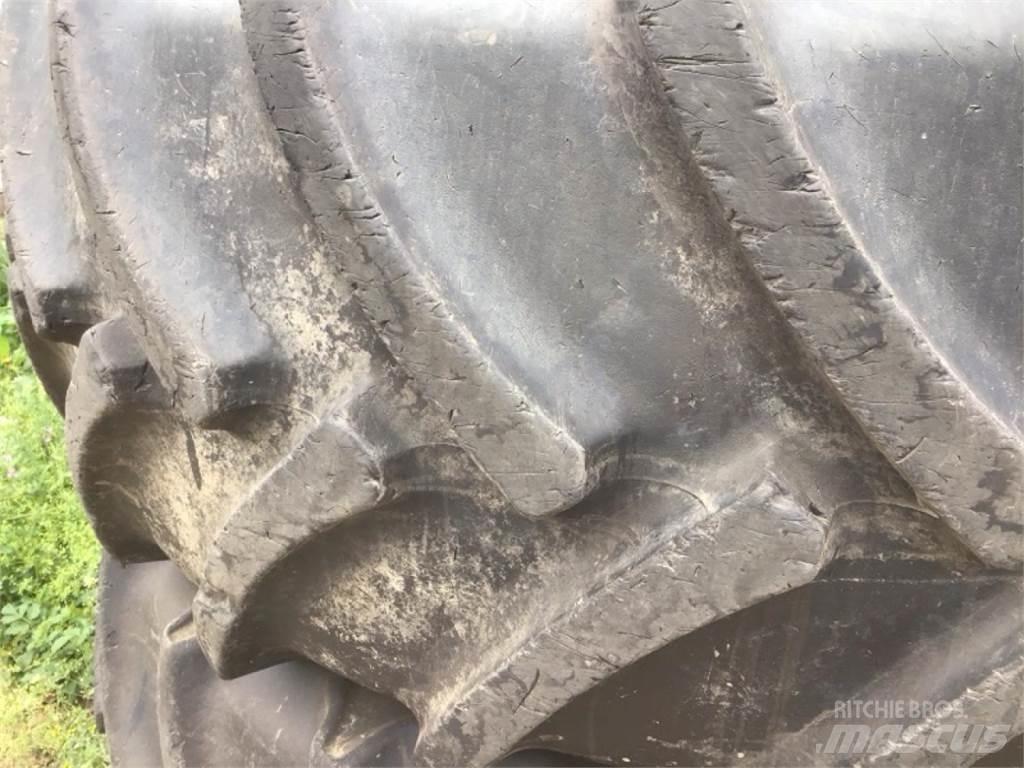Mitas 680/80R42 Däck, hjul och fälgar