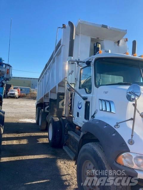 Mack GU813 Tippbilar