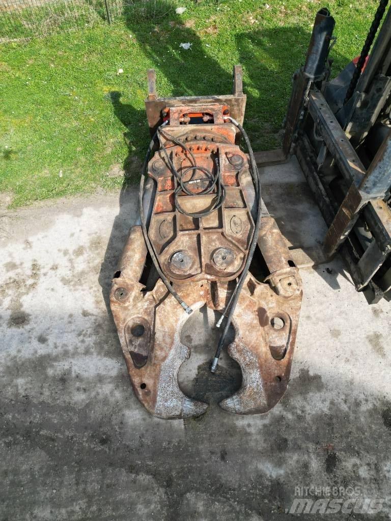 NPK SV 500R Asfaltsskärare