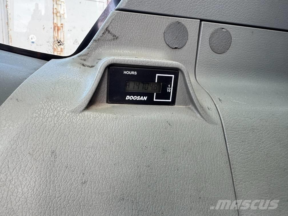 Doosan DX 300 LC-3 Bandgrävare
