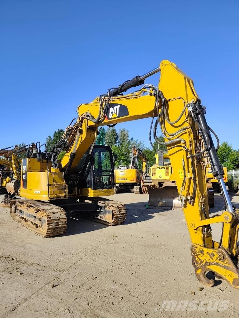 CAT 325 FL CR Bandgrävare