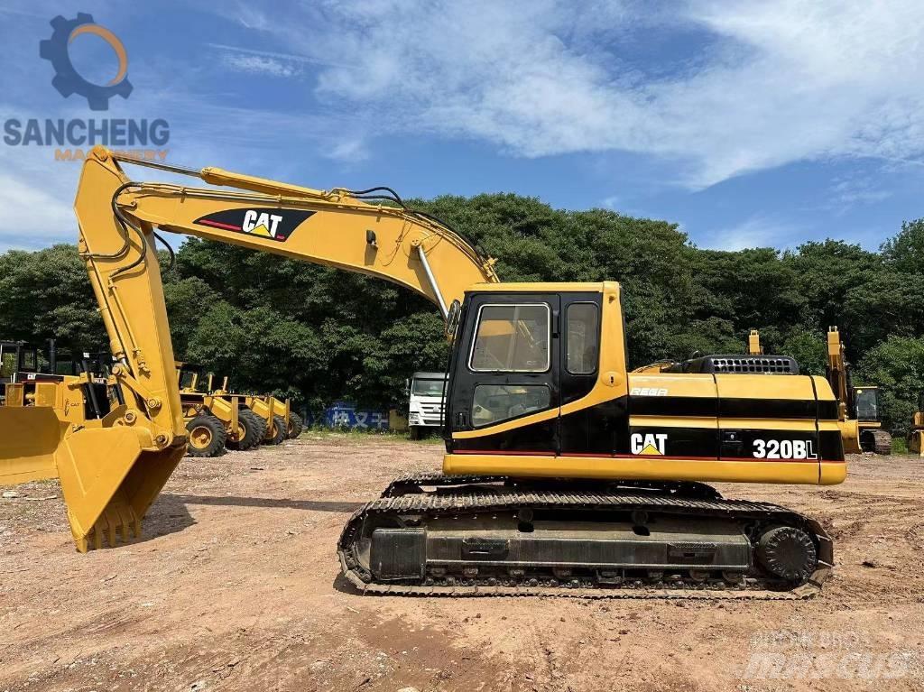 CAT 320 B L Bandgrävare