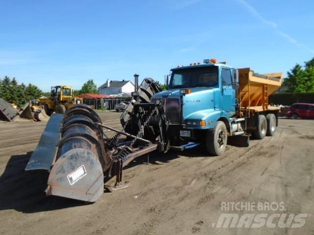 Western Star 5800 Snöblad och plogar