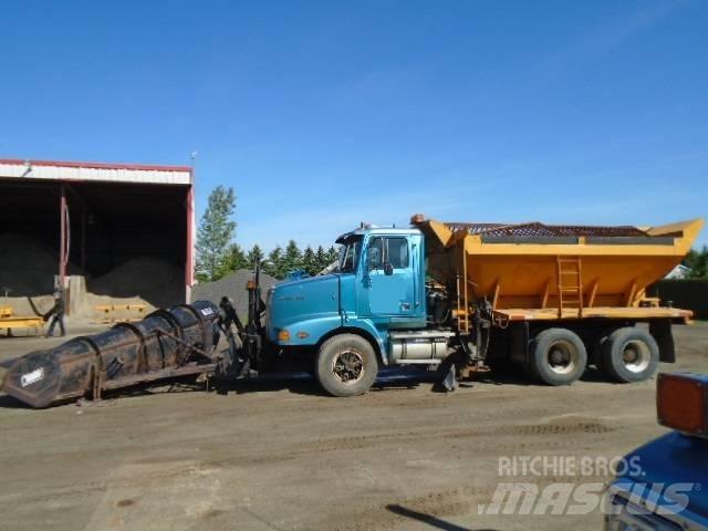 Western Star 5800 Snöblad och plogar