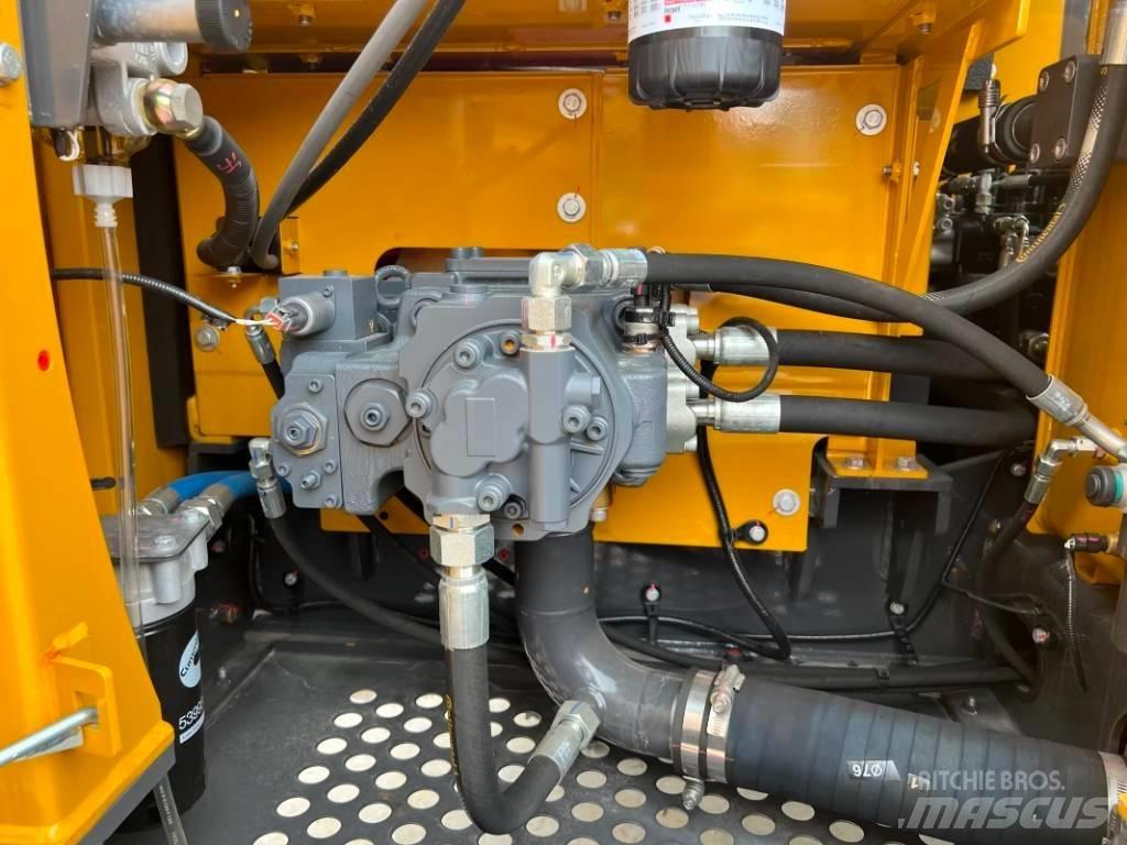 XCMG XE135GA Bandgrävare
